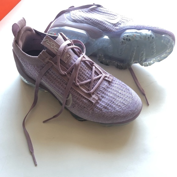 Nike Vapor Max Sneakers - Picture 4 of 9